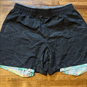 chubbies Black Geometric Print Swim Trunks with Multicolor Liner